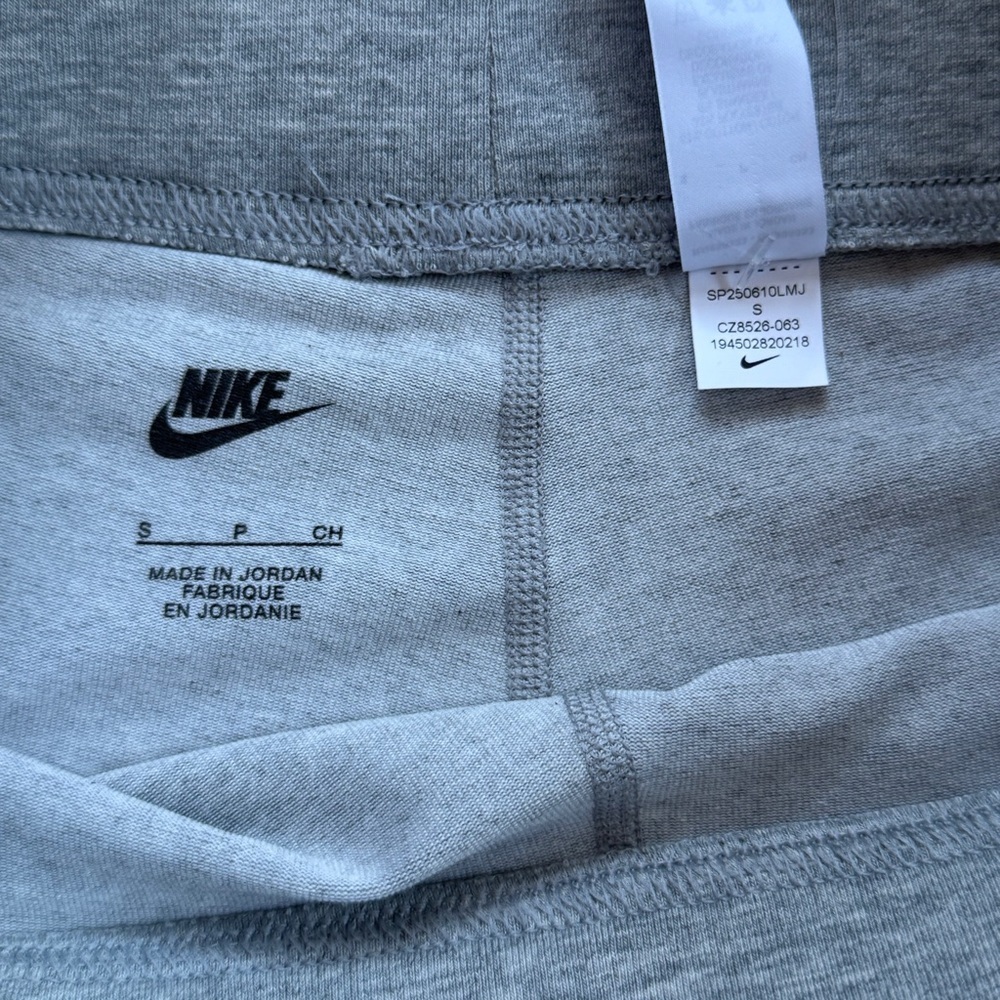 NWT Nike Sportswear Classic High-Waisted Biker Shorts Women's Size Small - Picture 10 of 11